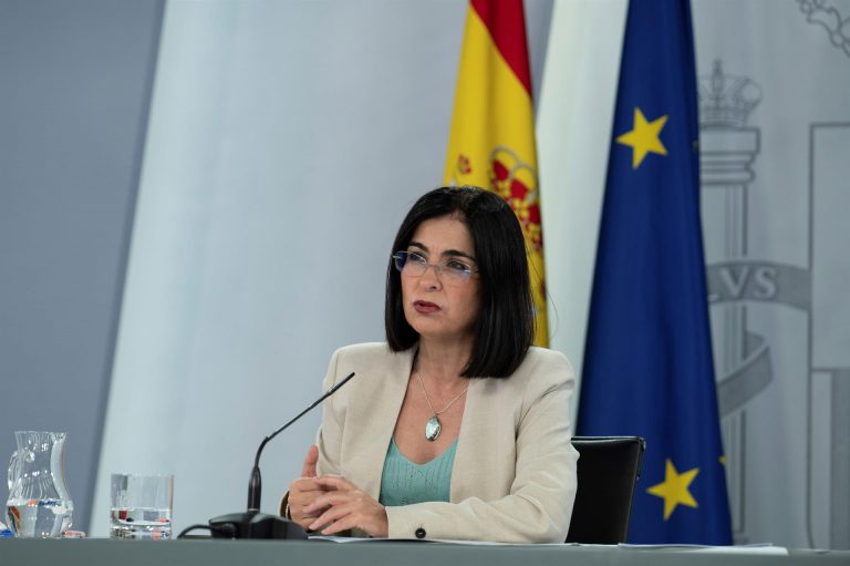 Darias: «En nuestro país, la vacunación no es obligatoria»