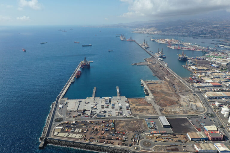 El tráfico portuario se recupera. En el primer semestre del año se movieron 265 millones de toneladas