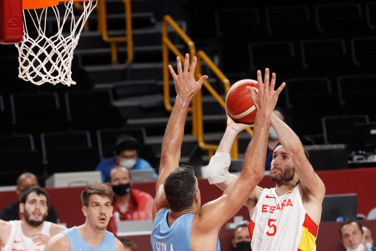 España adelanta a Argentina y se clasifica para cuartos (81-71)