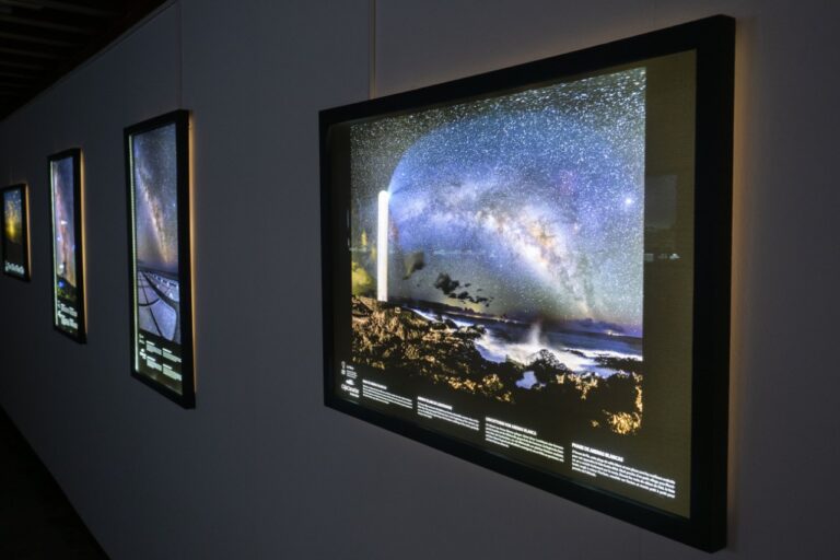 Últimos días para visitar la exposición Cosmoislas en el Espacio Cultural CajaCanarias La Palma