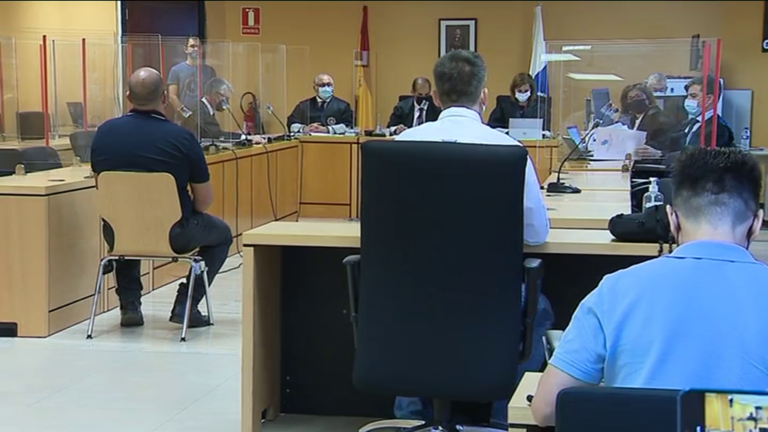 La Fiscalía pide 37 años de prisión para el dueño de una chupitería en La Laguna