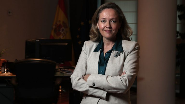 Carmen Calvo deja el Ejecutivo y Nadia Calviño será vicepresidenta primera