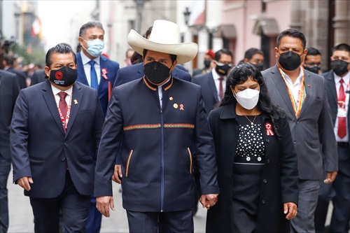 Pedro Castillo toma posesión como presidente de Perú