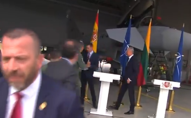 Una alerta interrumpe la visita de Sánchez a la base de la OTAN en Lituania
