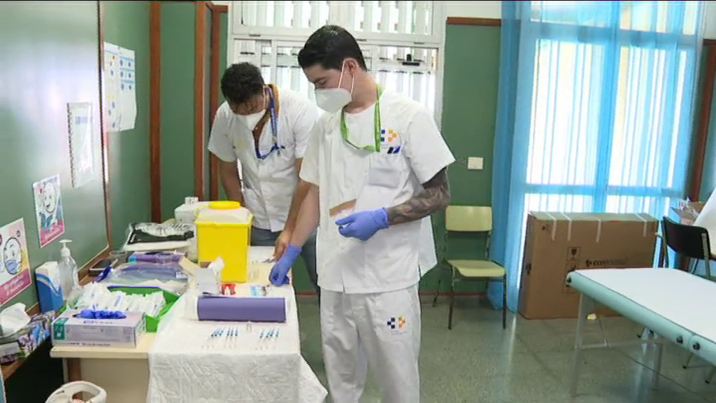 Torres dice que preocupa la saturación en Atención Primaria pero dice que se ha contratado personal