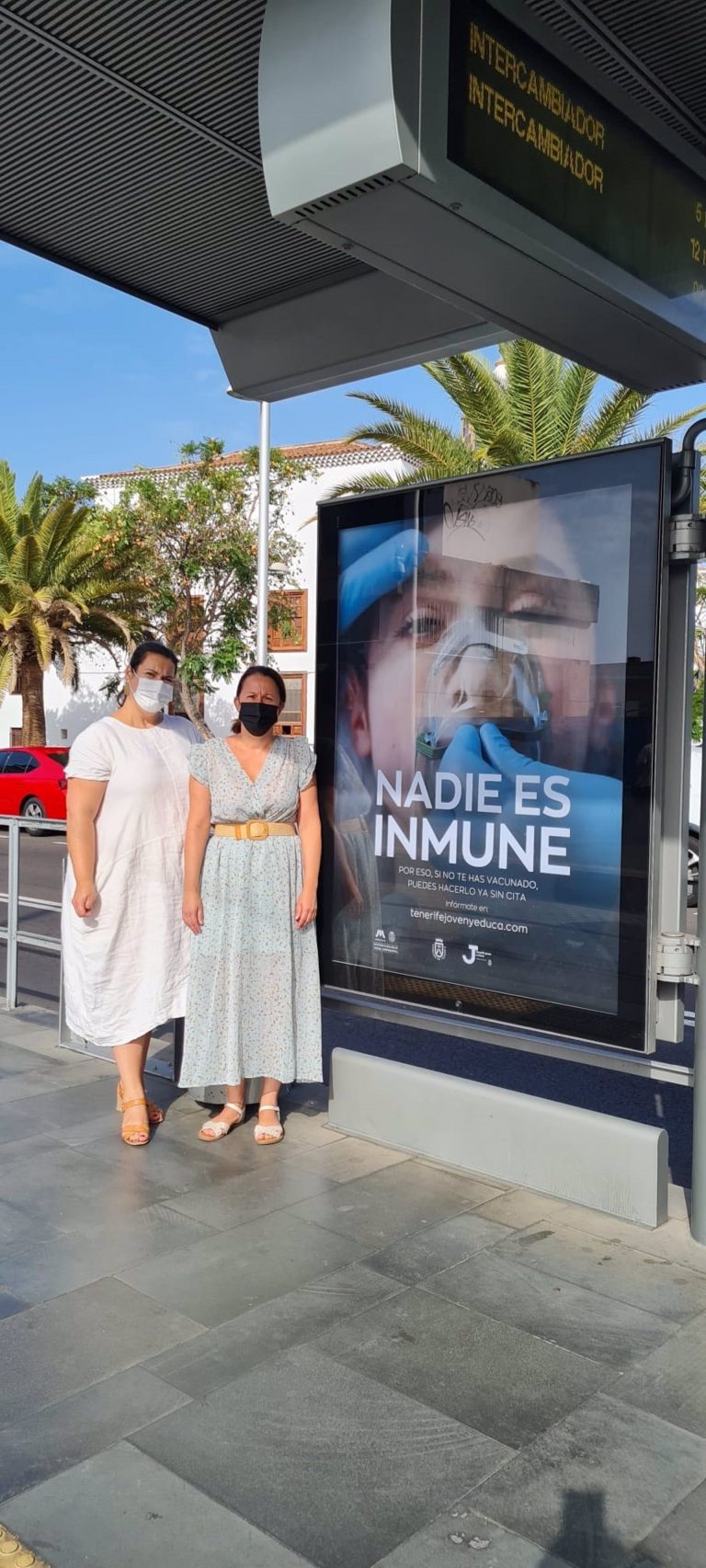 Tranvía y Titsa se suman a la campaña ‘Nadie es inmune’ para promover la vacunación
