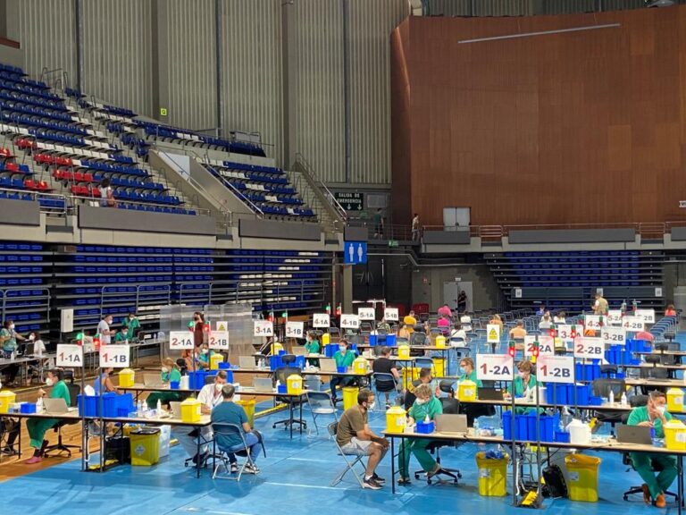 Los equipos de vacunación del SCS administran un total de 2.333.218 dosis de vacunas