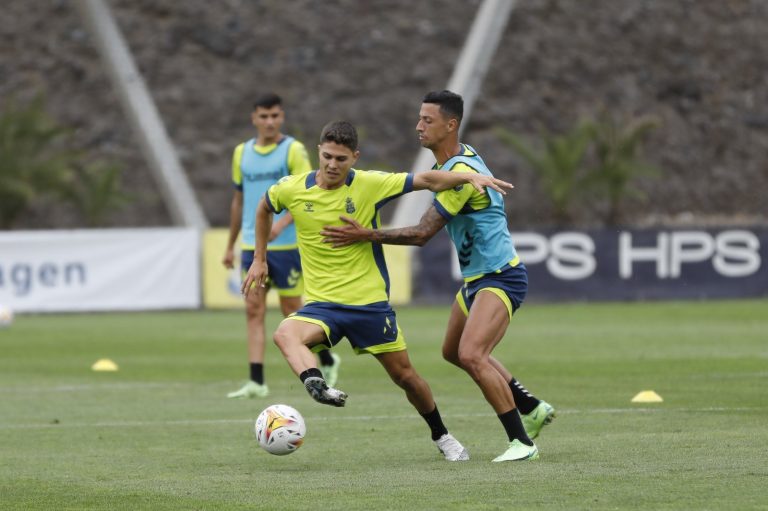 La UD Las Palmas viaja con 29 jugadores a Marbella