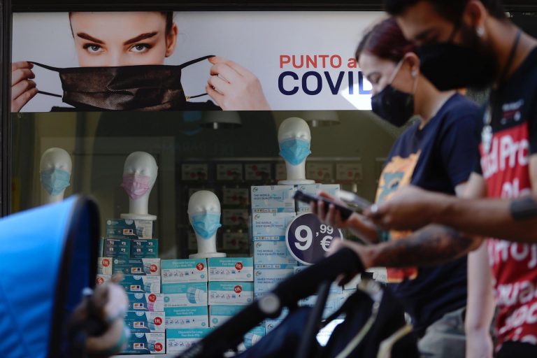 Sanidad advierte de un aumento de la cepa delta en Canarias