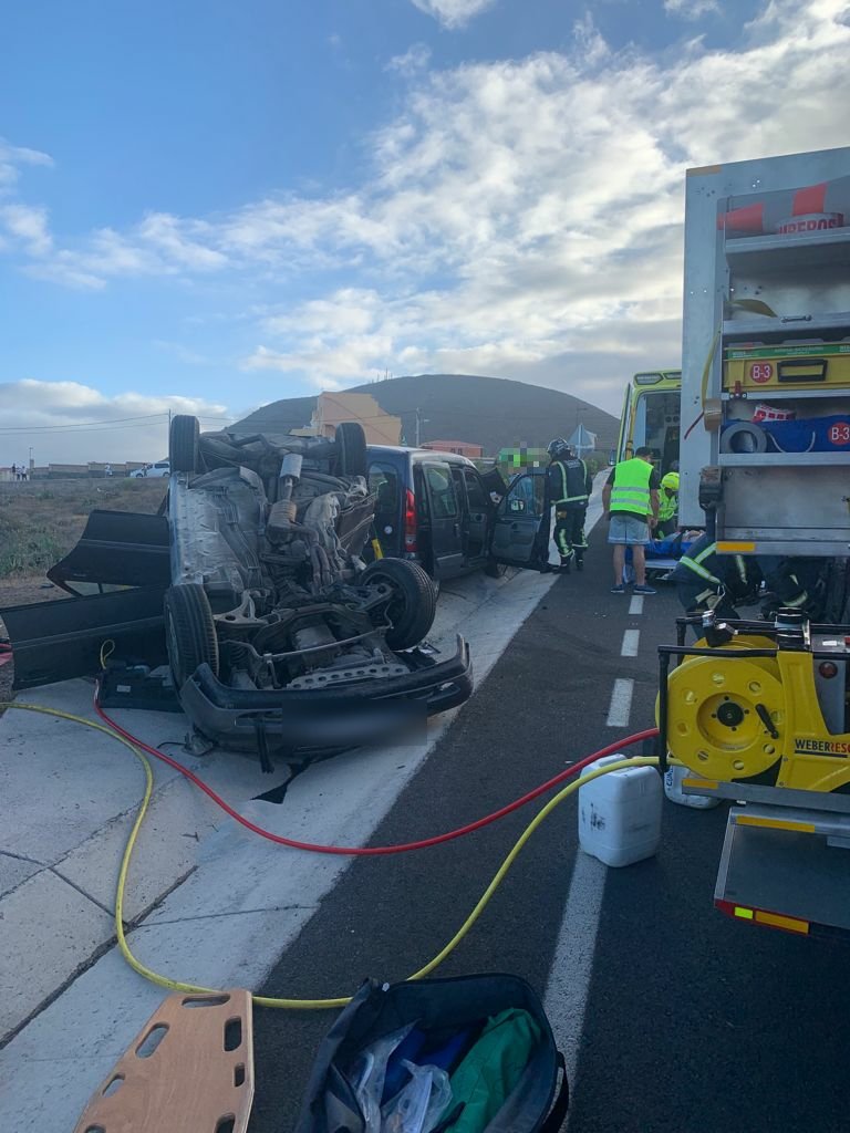 Un motorista herido grave tras colisionar con un turismo en Lanzarote