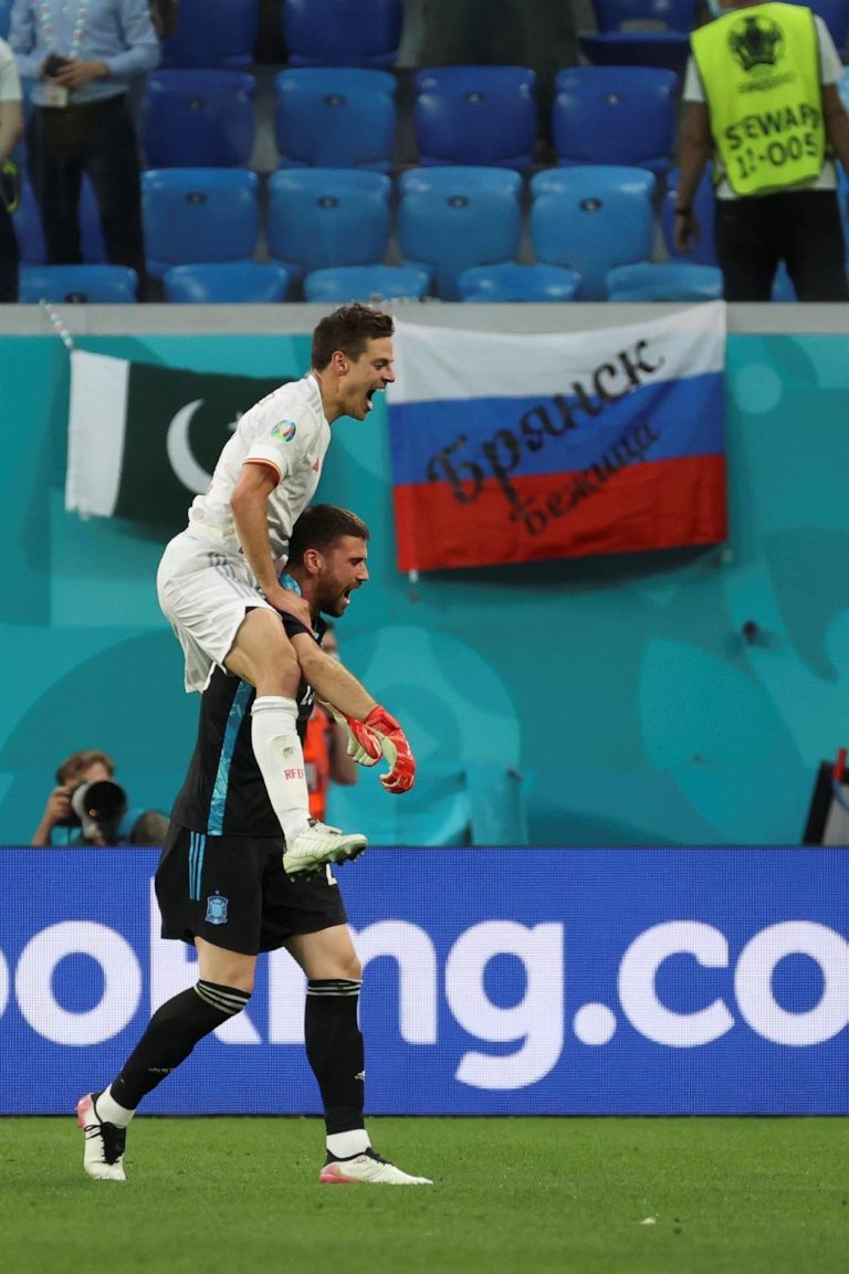 Unai Simón da el pase a semifinales a España en la tanda de penaltis