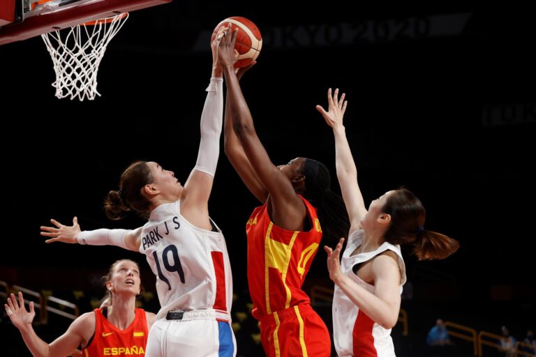 Astou Ndour sostiene a España en un incómodo estreno contra Corea del Sur