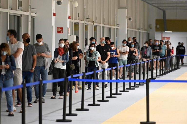 España en riesgo extremo de transmisión de COVID-19