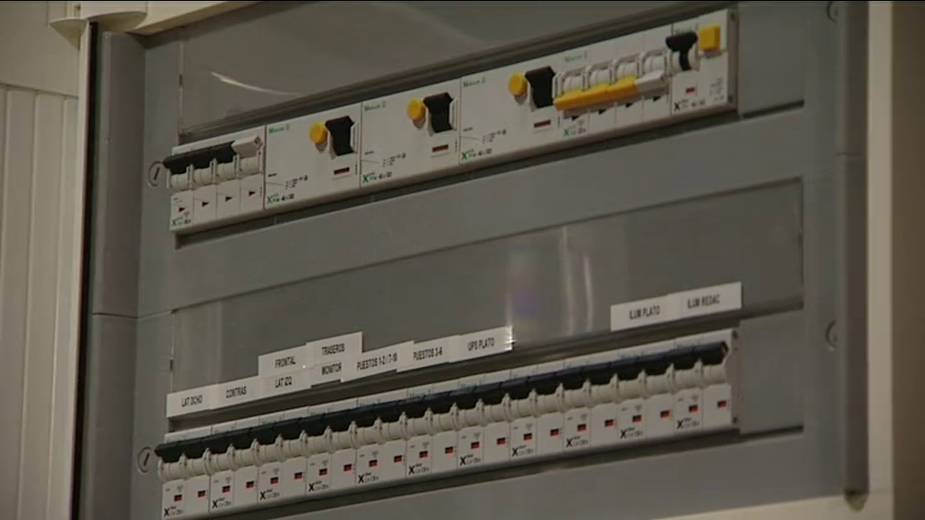 El precio de la electricidad vuelve a superar los 200 euros megavatio hora