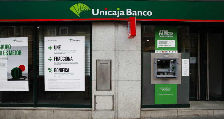 Economía autoriza la fusión Unicaja-Liberbank, que estará lista a fin de mes