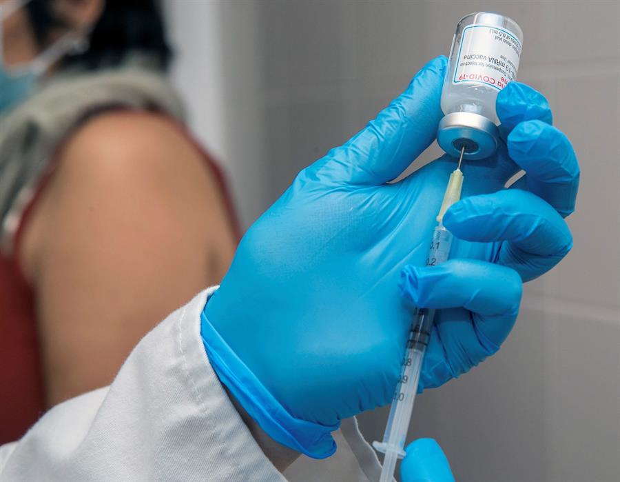 Sanidad recuerda la importancia de vacunarse con las dosis de refuerzo contra la covid