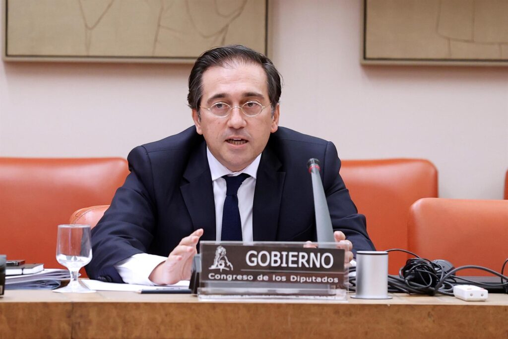 Albares pide libertad de expresión y manifestación en Cuba