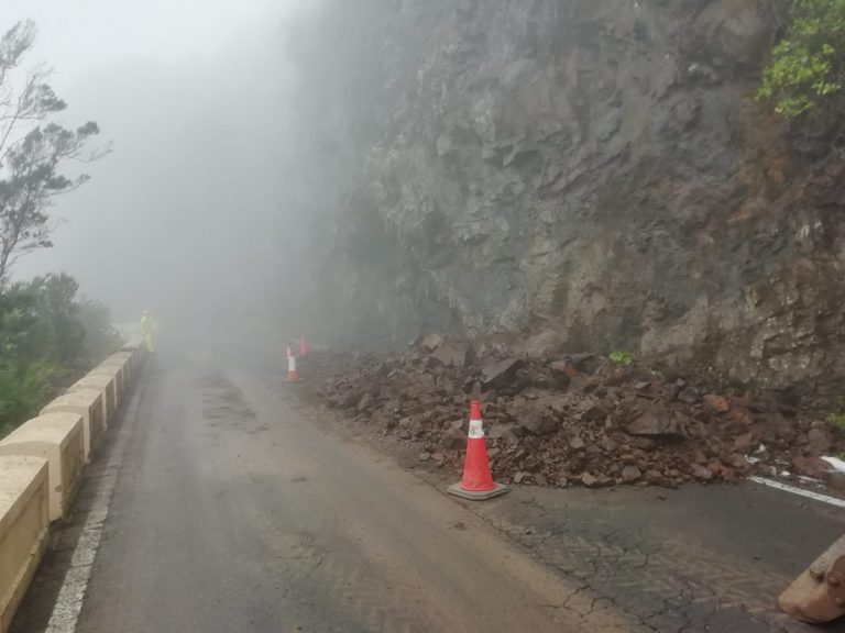 Desprendimientos en varias carreteras de Anaga