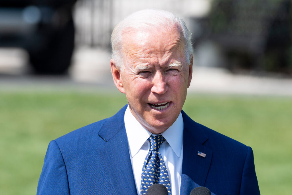 Biden advierte de que hay una "clara posibilidad" de que Rusia invada Ucrania en febrero
