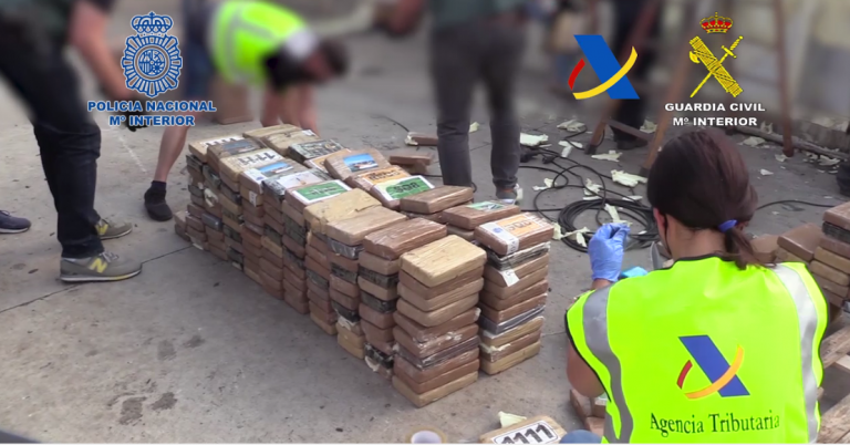 Incautada más de una tonelada de cocaína oculta en el techo y suelo de un contenedor en Valencia