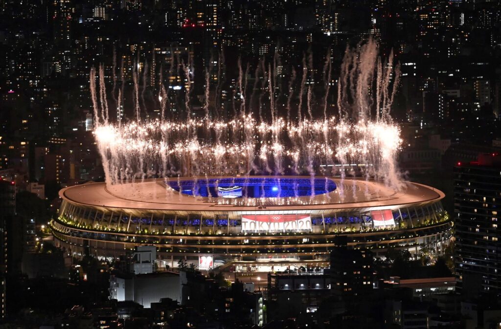 Tokio cede relevo a París