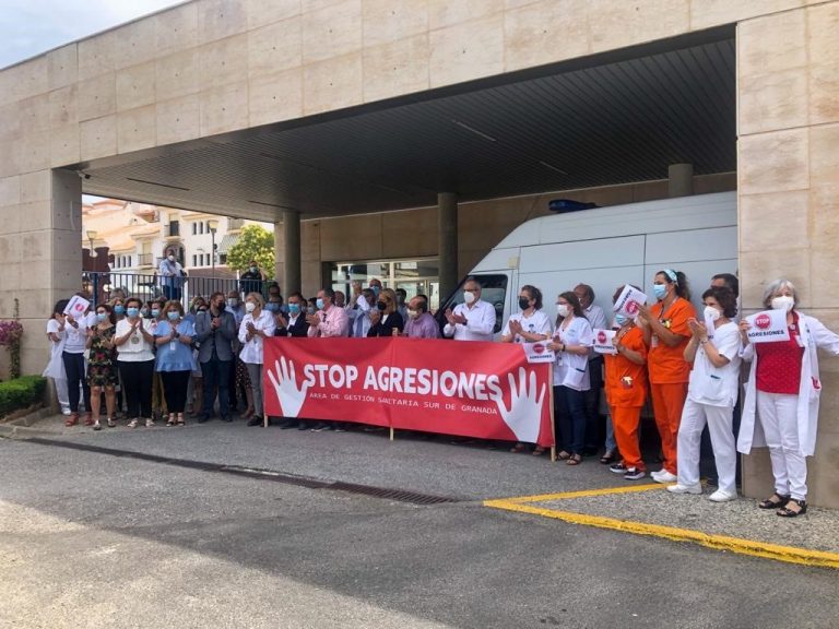 Los enfermeros reclaman una ley para protegerse frente a las agresiones