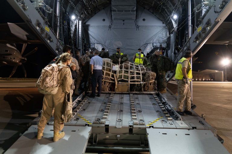 Otras 260 personas evacuadas de Kabul llegan este lunes a España