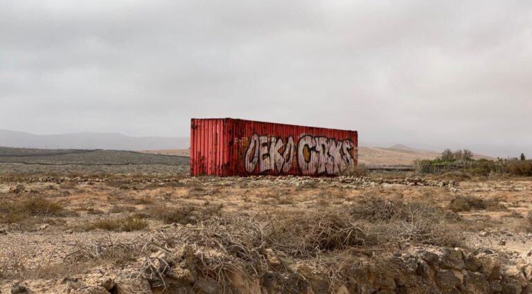 La Oliva toma medidas para eliminar las casas prefabricadas dentro de contenedores