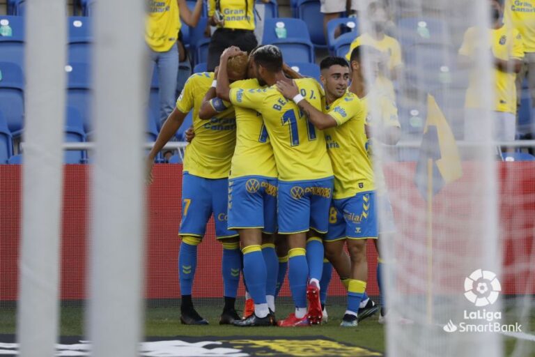 Gran victoria de la UD Las Palmas ante uno de los favoritos al ascenso