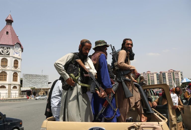 EEUU reconoce que «una buena cantidad» de sus armas «están en manos de los talibanes»
