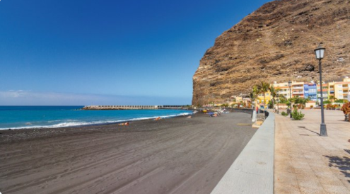 El puerto de Tazacorte, en La Palma, registra la mayor temperatura de este martes en Canarias con más de 45 grados