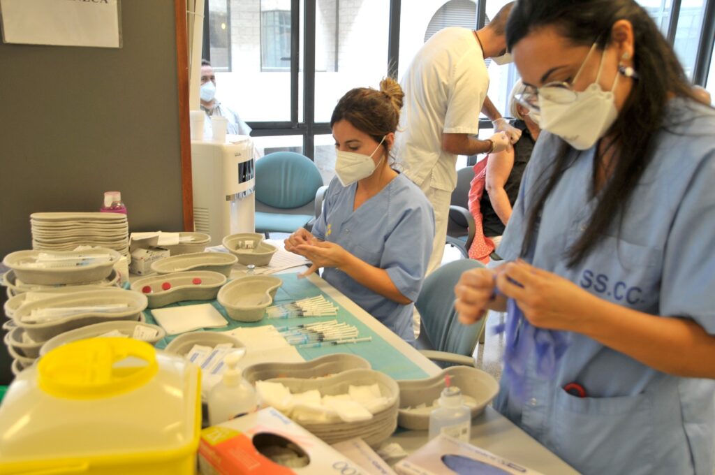 Canarias bate su récord de contagios con 2.053 nuevos casos y dos fallecimientos