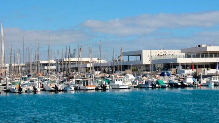 Encuentran el cuerpo sin vida de un hombre en el muelle de Arrecife