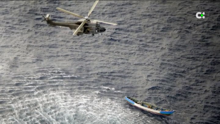 Cuatro fallecidos y 27 supervivientes en un cayuco a 500 km de El Hierro