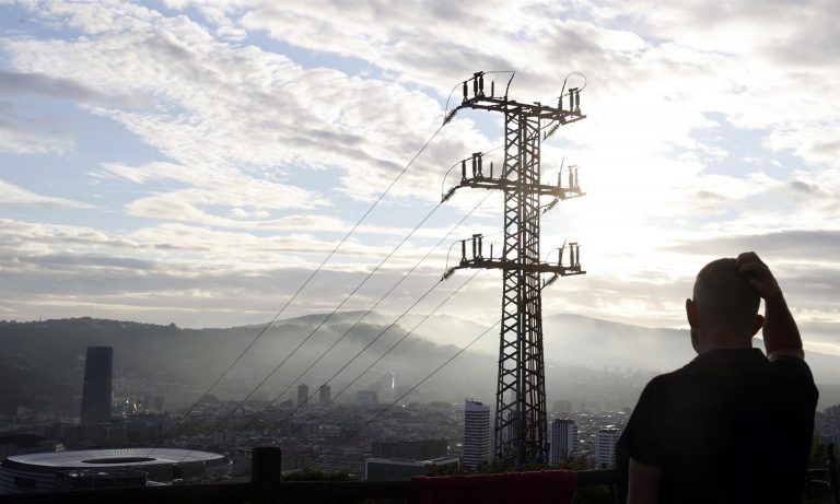 Endesa pone en marcha la reconstrucción del sistema eléctrico de La Palma