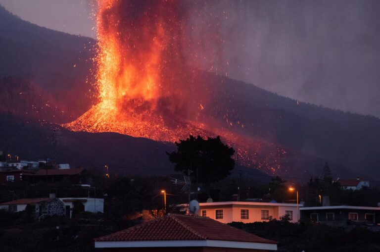 La Aemet dice que es «muy poco probable» lluvia ácida en Canarias