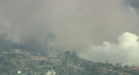 El párroco de la iglesia de Todoque, engullida por la lava, asegura que los vecinos están tristes pero esperanzados