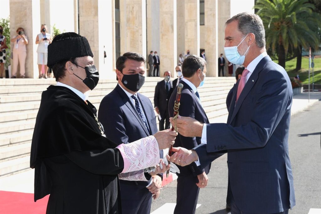 El Rey traslada su "ánimo" a los habitantes de La Palma 