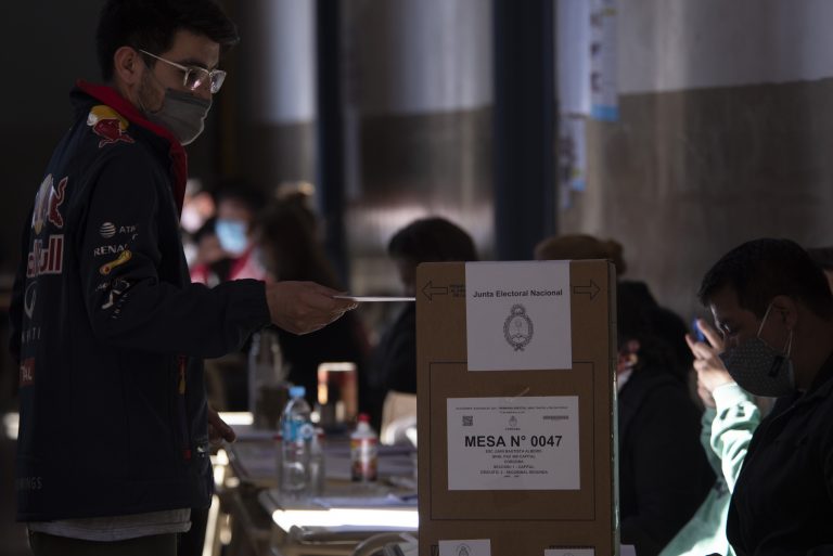 El oficialismo sufre una dura derrota en las elecciones primarias de Argentina