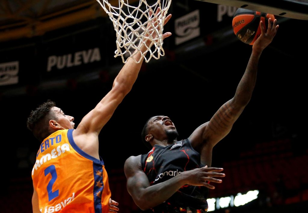 Jugadores del Granca y Valencia