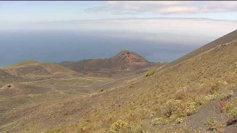 Unos 80 nuevos temblores en La Palma a lo largo de la noche