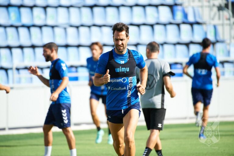 El Tenerife recibe al Mirandés con el reto de firmar su mejor inicio