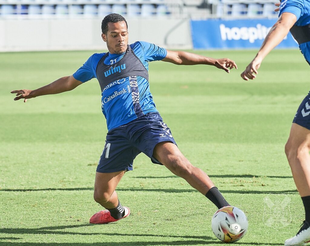 El Tenerife recibe al Mirandés con el reto de firmar su mejor inicio 