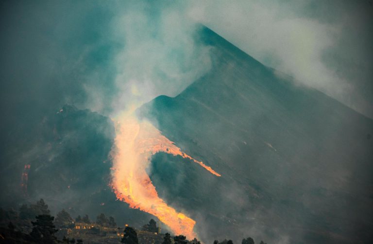Se derrumba el flanco norte del volcán de La Palma