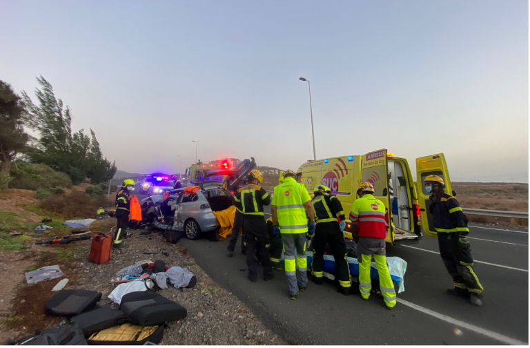 Aparatoso accidente frontal en la subida del Carrizal, en Gran Canaria