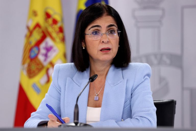 Darias: «Las mascarillas seguirán entre nosotros «al menos un tiempo»