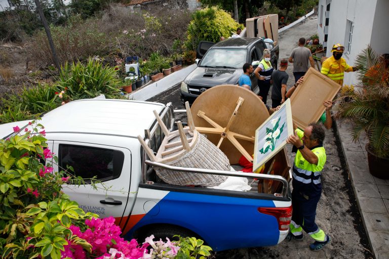 El Gobierno concede 5,3 millones en subvenciones para paliar los efectos de la erupción en La Palma