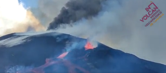 Se abre una nueva boca en el flanco norte del volcán 