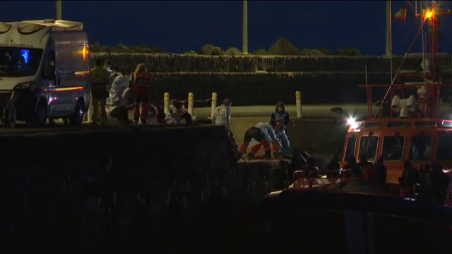 Salvamento rescata a 113 migrantes de dos lanchas neumáticas