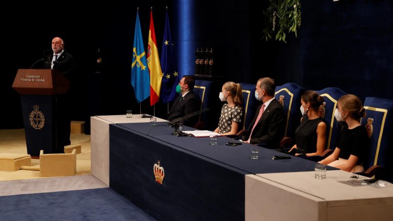 Felipe VI y el chef José Andrés recuerdan a La Palma en los Premios Princesa de Asturias
